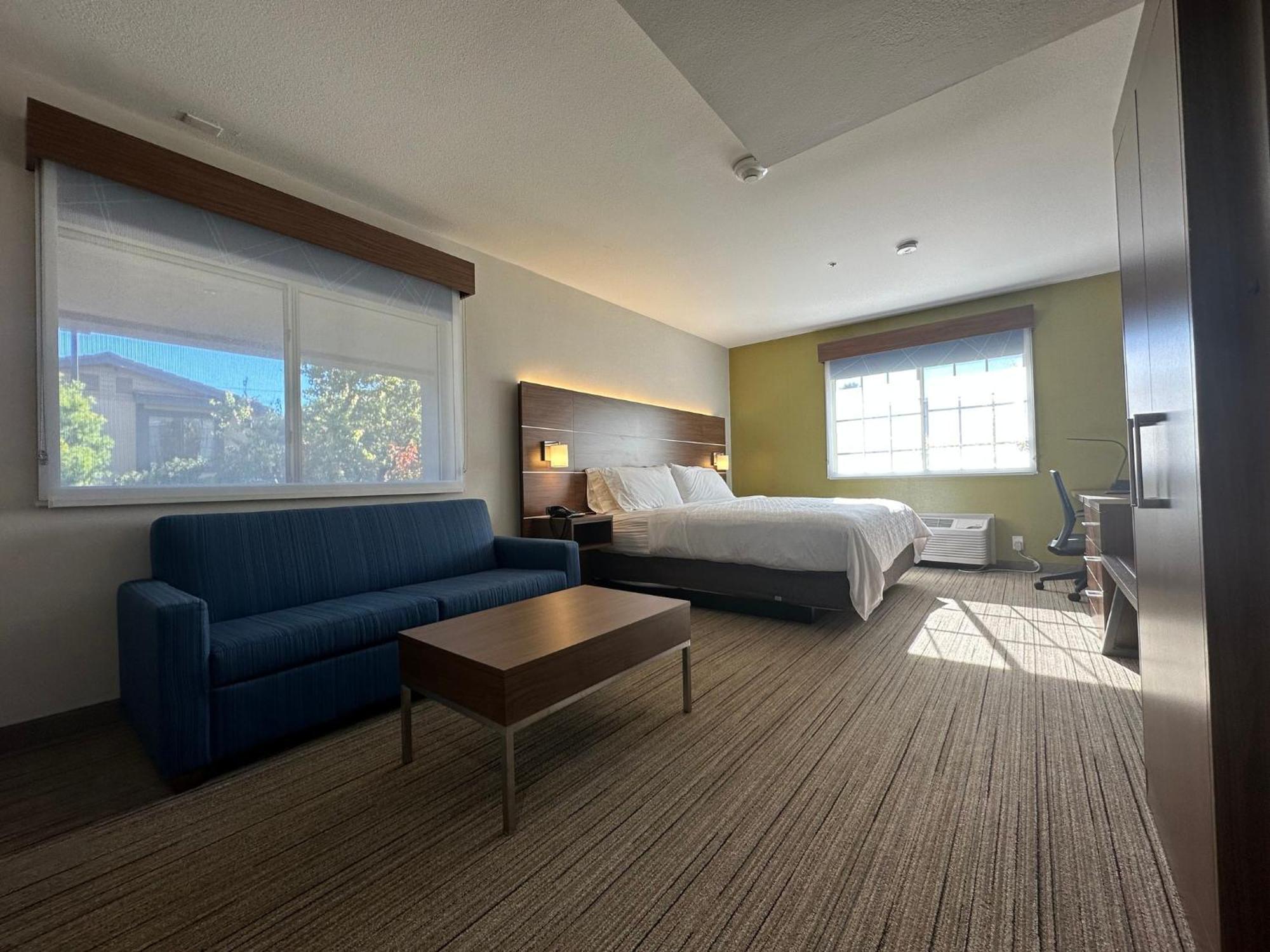 Holiday Inn Express & Suites Mountain View Silicon Valley By Ihg Exterior foto