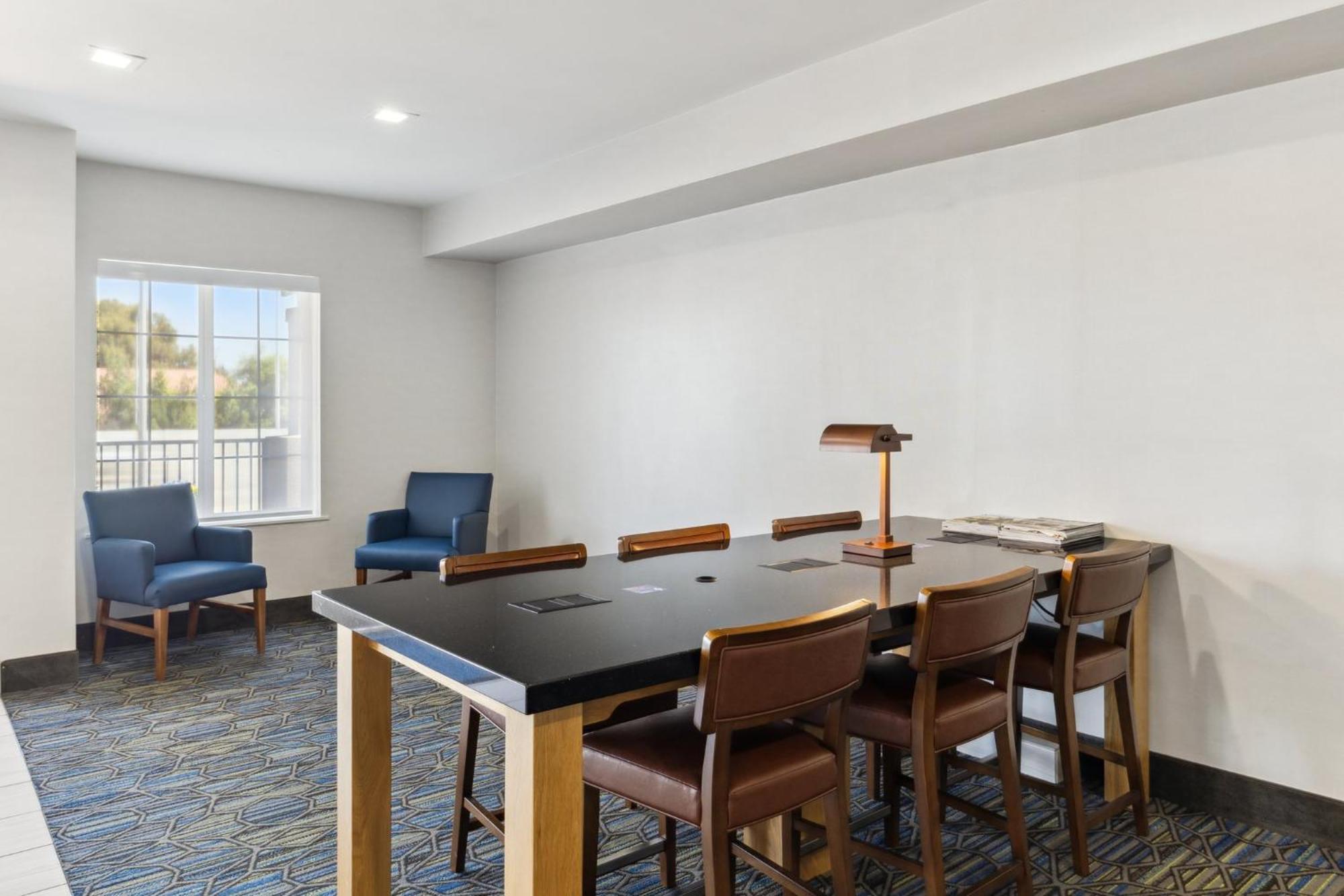 Holiday Inn Express & Suites Mountain View Silicon Valley By Ihg Exterior foto