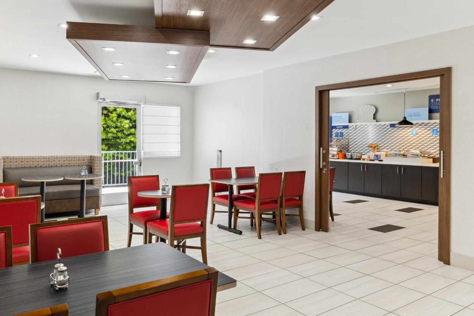 Holiday Inn Express & Suites Mountain View Silicon Valley By Ihg Exterior foto
